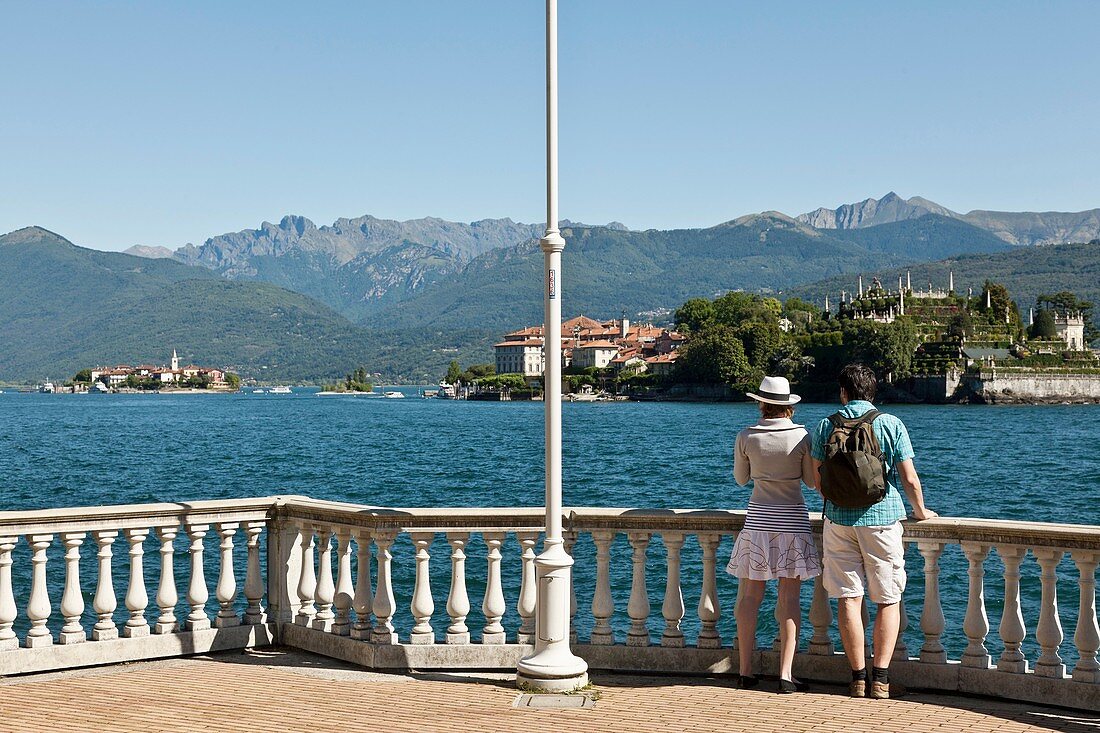 Couple on the Isola Bella, Lake Maggiore, Italy.