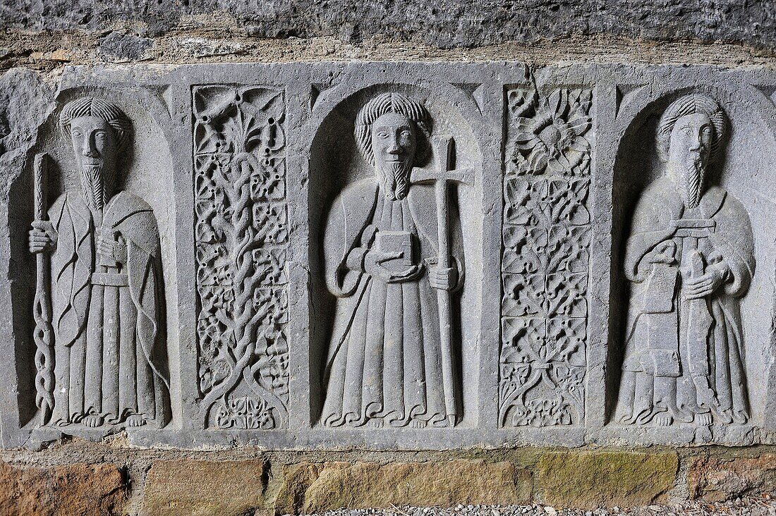 Ireland, County Kilkenny, Jerpoint Abbey, Tomb of Felix O´Dulany, bishop of the Diocese of Ossory