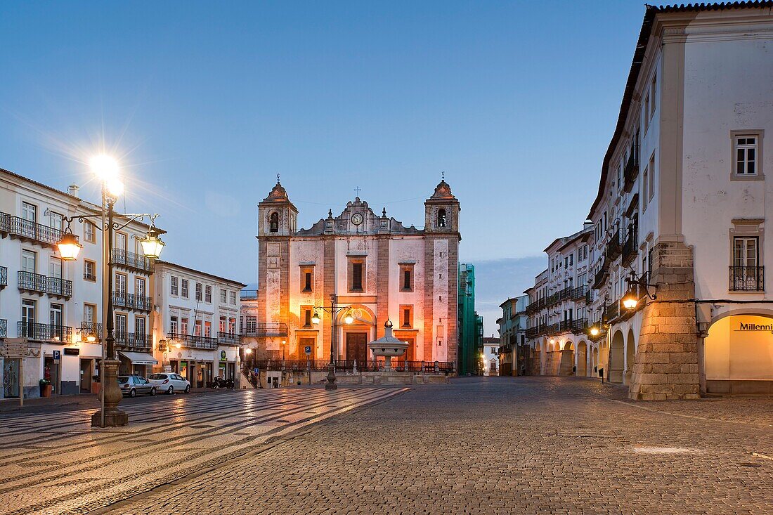 Giraldo Square, Evora, Alentejo, Portugal, Europe