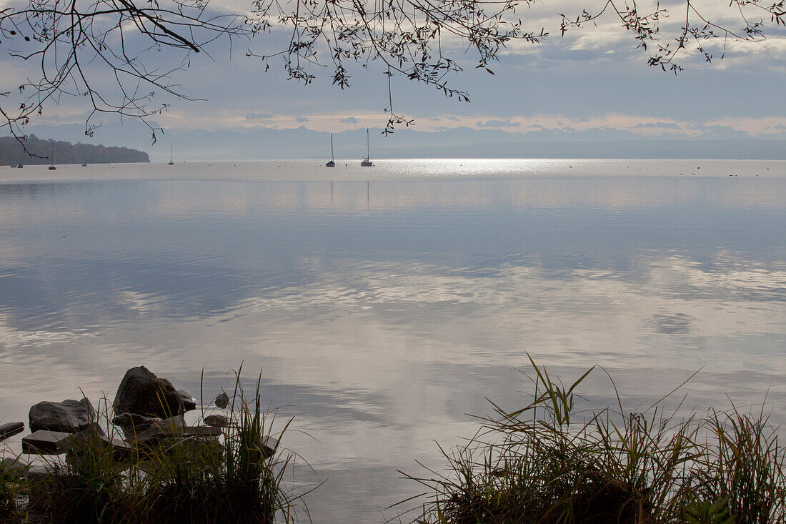 Lake Ammersee with the Alps in the background, Upper Bavaria, Germany, Europe