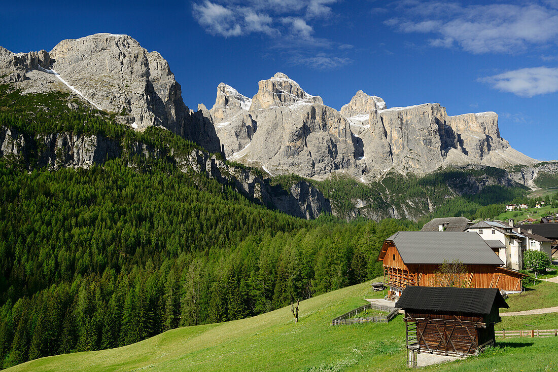 Farmhouse in front of Sella range, Sella range, Dolomites, UNESCO world heritage site Dolomites, South Tyrol, Italy
