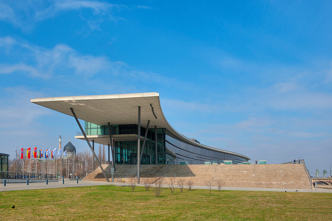Internationales Kongresszentrum im Sonnenlicht, Dresden, Sachsen, Deutschland, Europa