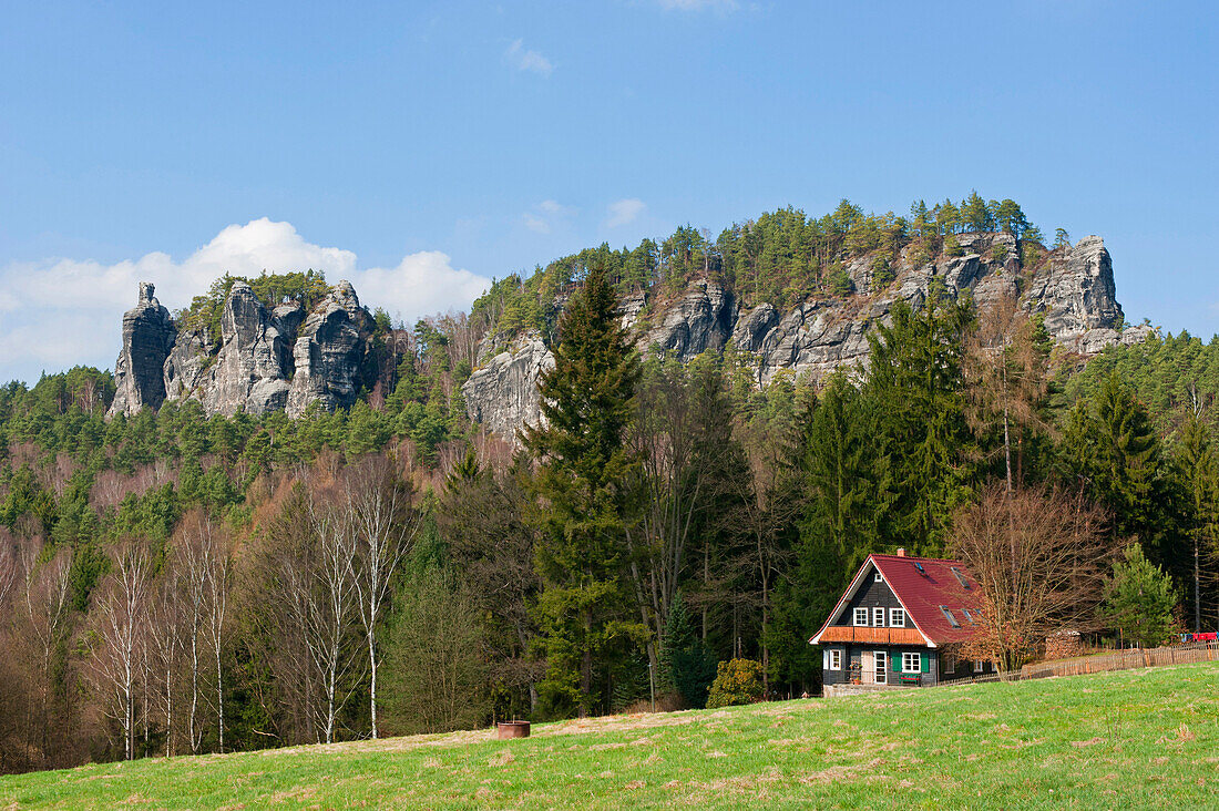 Mountain hut and rocks close to Niederrathen, Elbe Sandstone mountains, Saxon Switzerland, Saxony, Germany, Europe