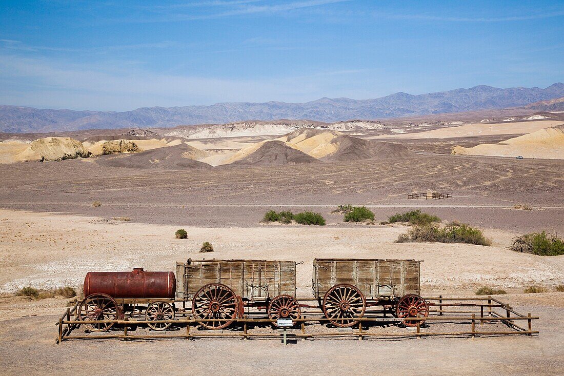 USA, California, Death Valley National Park, Furnace Creek, Harmony Borax Works, old borax factory and mule team hauling wagon