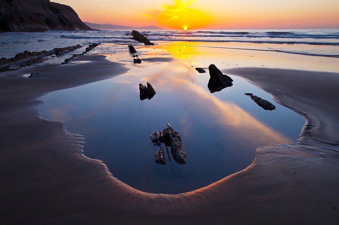 Flysch, Zumaia beach, Zumaia, Gipuzkoa, Basque Country, Spain