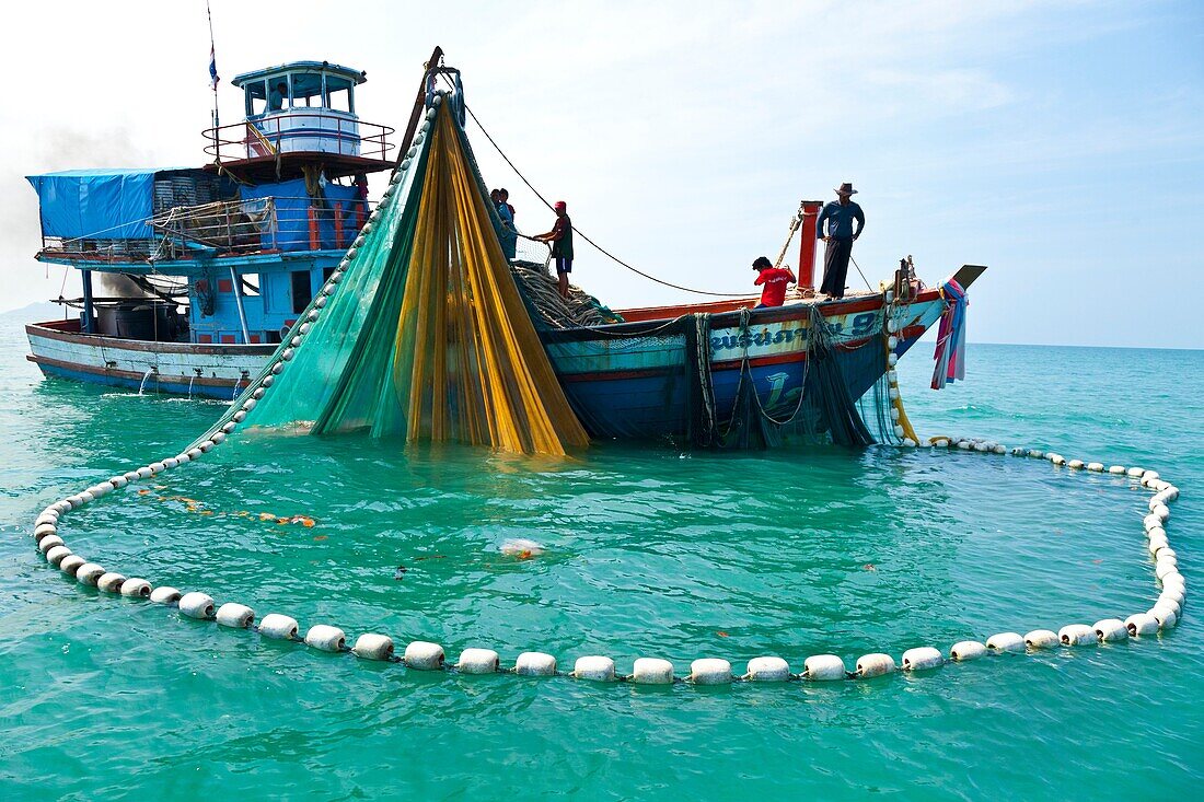 Fishing  Krabi coast  Krabi province, Andaman Sea, Thailand, Asia.