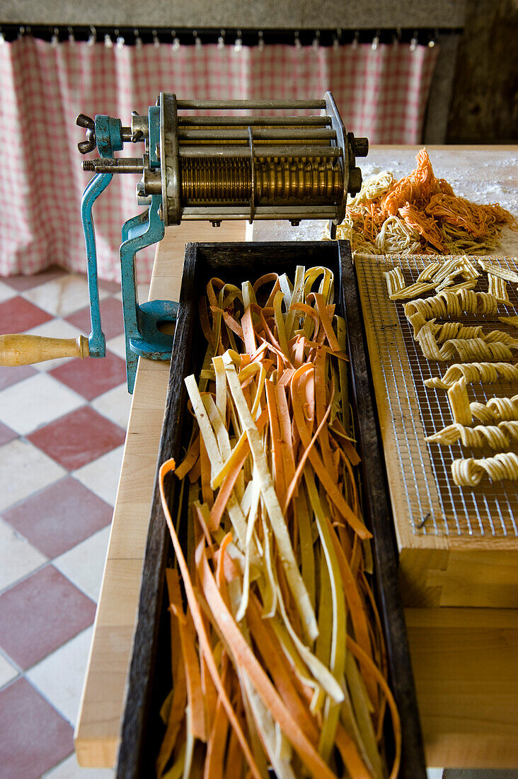 Homemade noodles, Pasta with pasta machine, Homemade