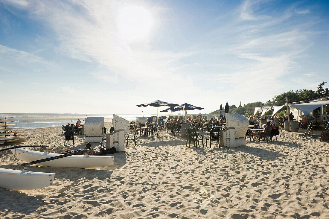 People at a beach bar, Wyk, Foehr, North Frisian Islands, Schleswig-Holstein, Germany, Europe