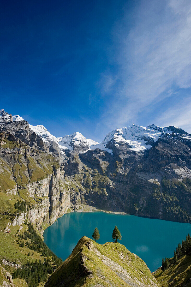 Blick auf den Oeschinensee, Kandersteg, Berner Oberland, Kanton Bern, Schweiz, Europa