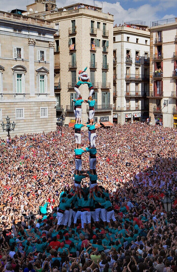 Castellers de Vilafranca ´Castellers´ building human tower, a Catalan tradition Festa de la Merçe, city festival  Plaça de Sant Jaume Barcelona, Spain
