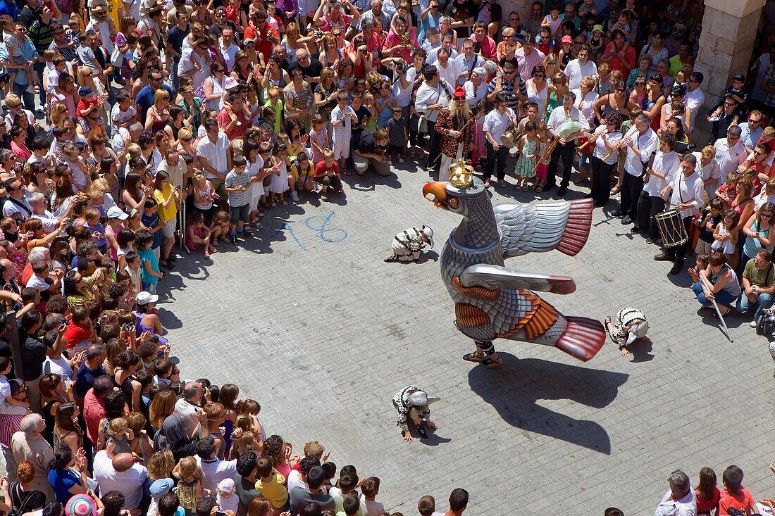 Dance of eagle  Plaça de la Vila Festa major Valls  Tarragona province, Spain