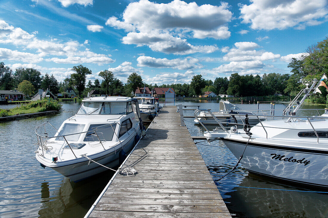 Boats at a jetty at harbour, Havel river, Zehdenick, Land Brandenburg, Germany, Europe