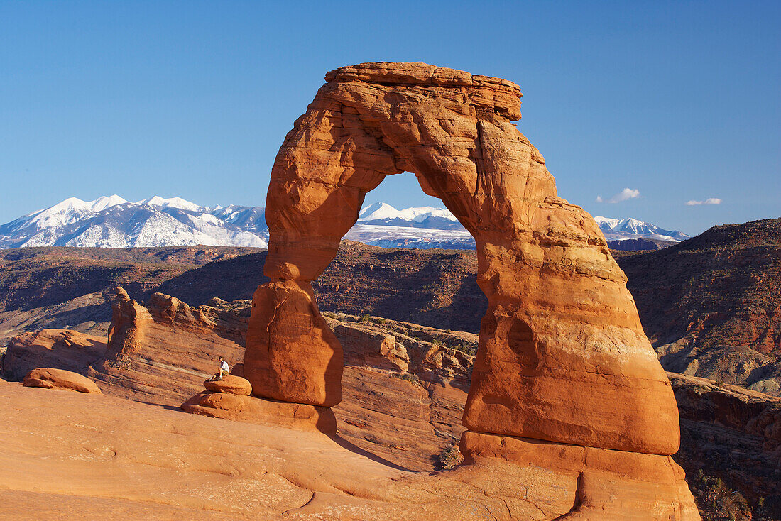 Delicate Arch, La Sal Mountains, Arches National Park, Utah, USA, Amerika