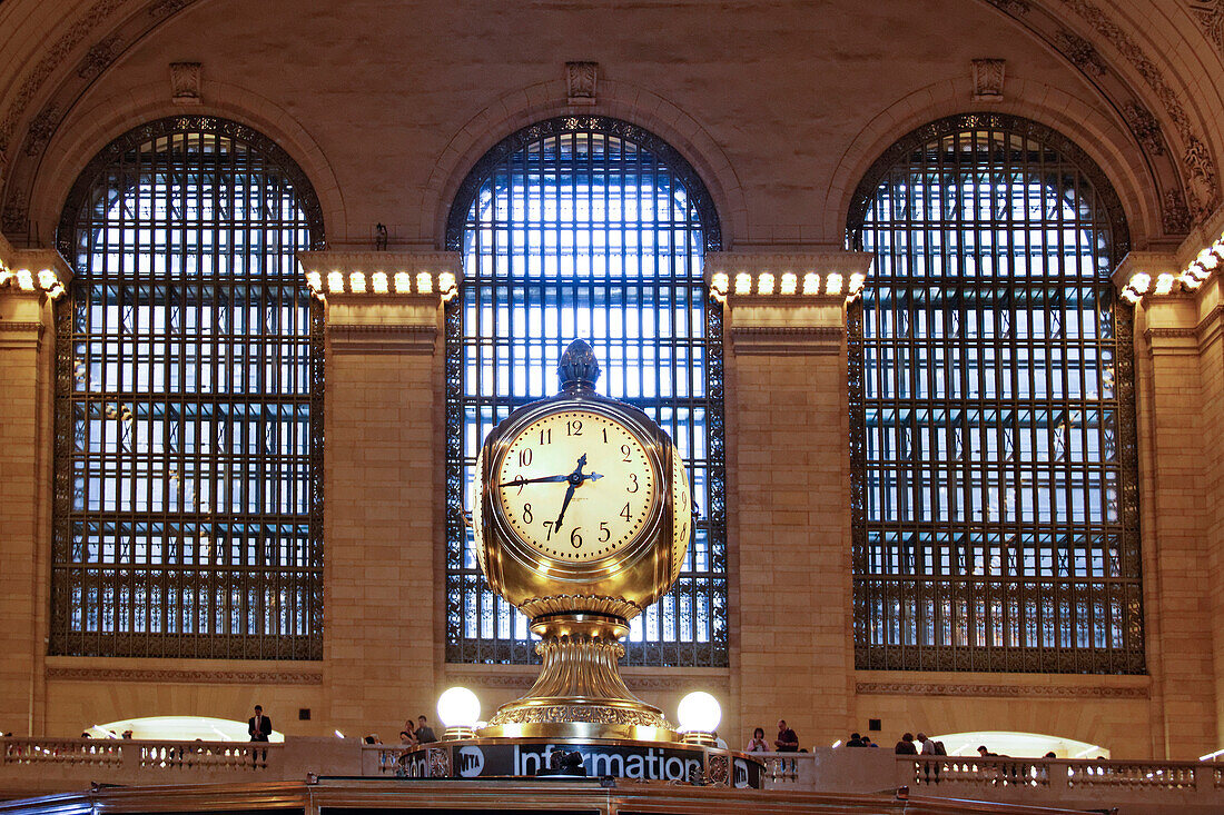 Clock at Grand Central station, Manhattan, New York City, New York, USA