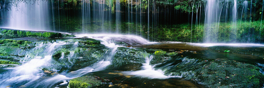 Waterfall, Ytra Felte, Breacon Beacons National Park, County Powys, Wales.