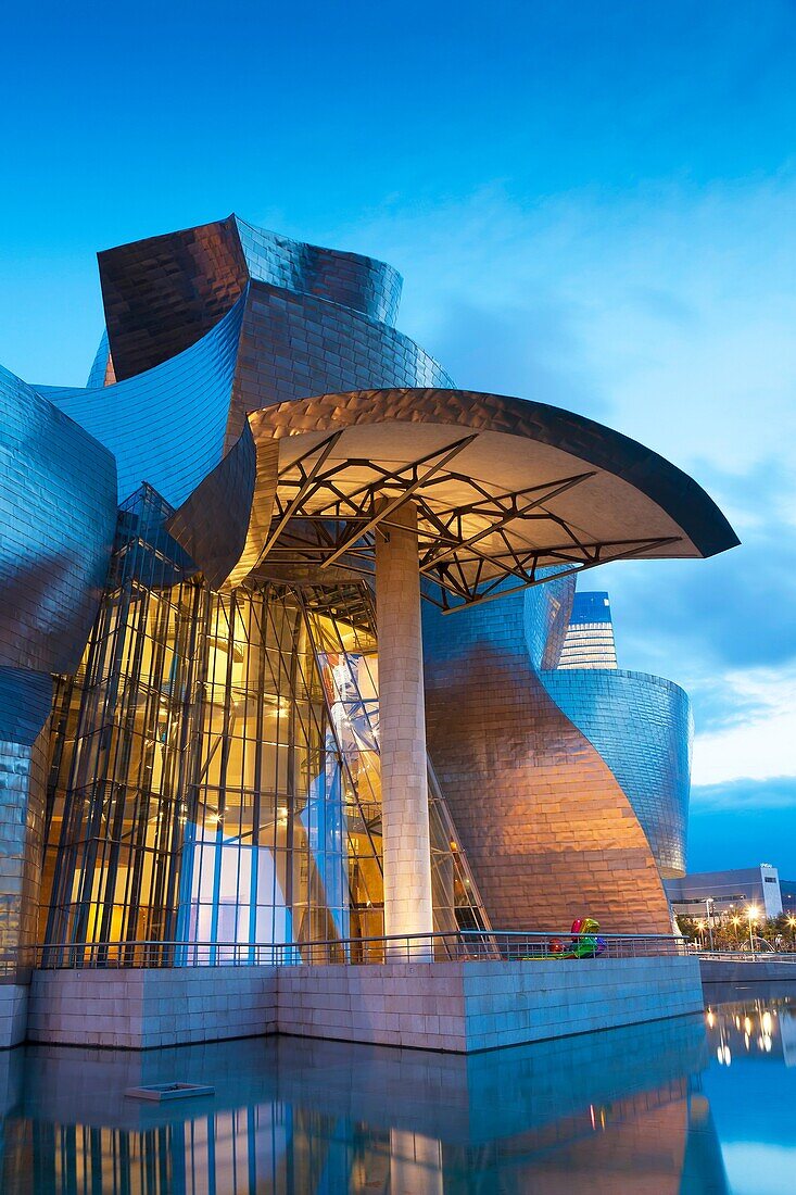 Guggenheim museum, Bilbao, Bizkaia, Spain