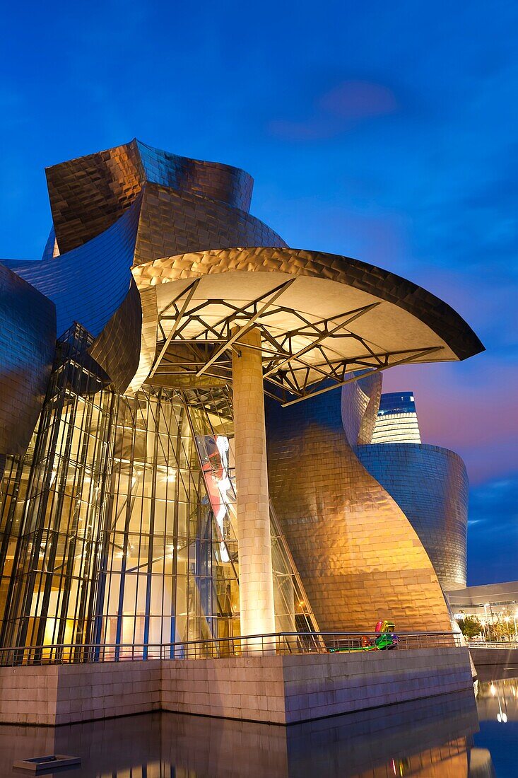 Guggenheim museum, Bilbao, Bizkaia, Spain