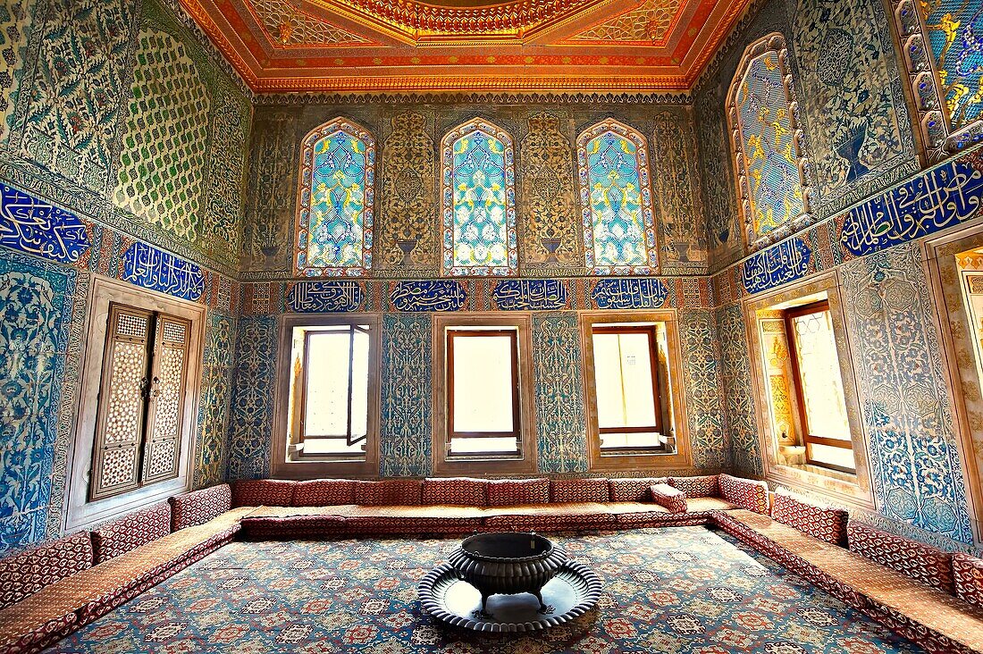 Ottoman  designed tiled rooms of the Crown Prince in the Harem of the Topkapi Palace, Istanbul, Turkey