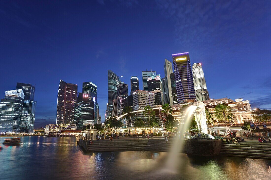 Singapore, Merlion Park and Singapore Skyline