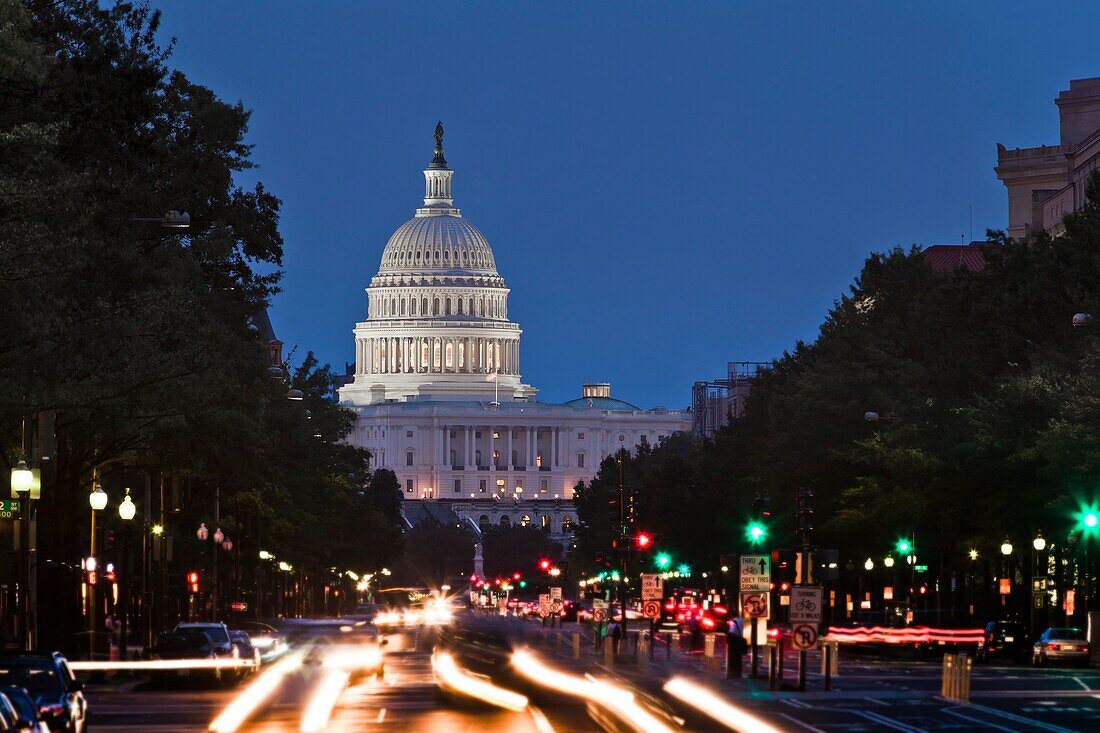 US Capitol building in early evening from street level