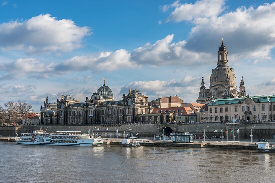 View over the Elbe River to Bruehl´s Terrace, academy of arts, Frauenkirche and the Secundogeniture, Dresden, Saxony, Germany, Europe