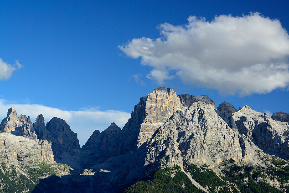 Blick auf Brentagruppe mit Crozzon di Brenta, Brenta, Brentagruppe, Trentino, UNESCO Welterbe Dolomiten, Italien