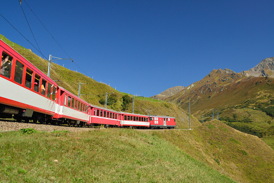Matterhorn Gotthard Bahn, Oberalppass, Andermatt, Uri, UNESCO Weltkulturerbe Rhätische Bahn, Rhätische Bahn, Schweiz