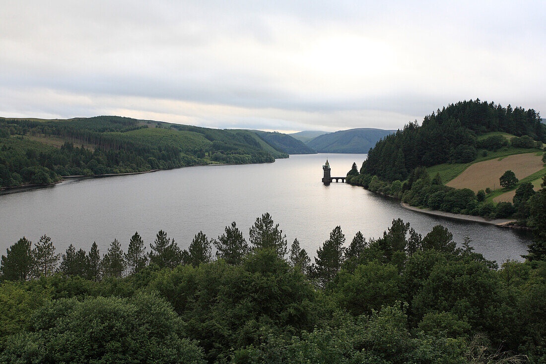 Blick über den Stausee Vyrnwy, Nord Wales, Großbritannien, Europa