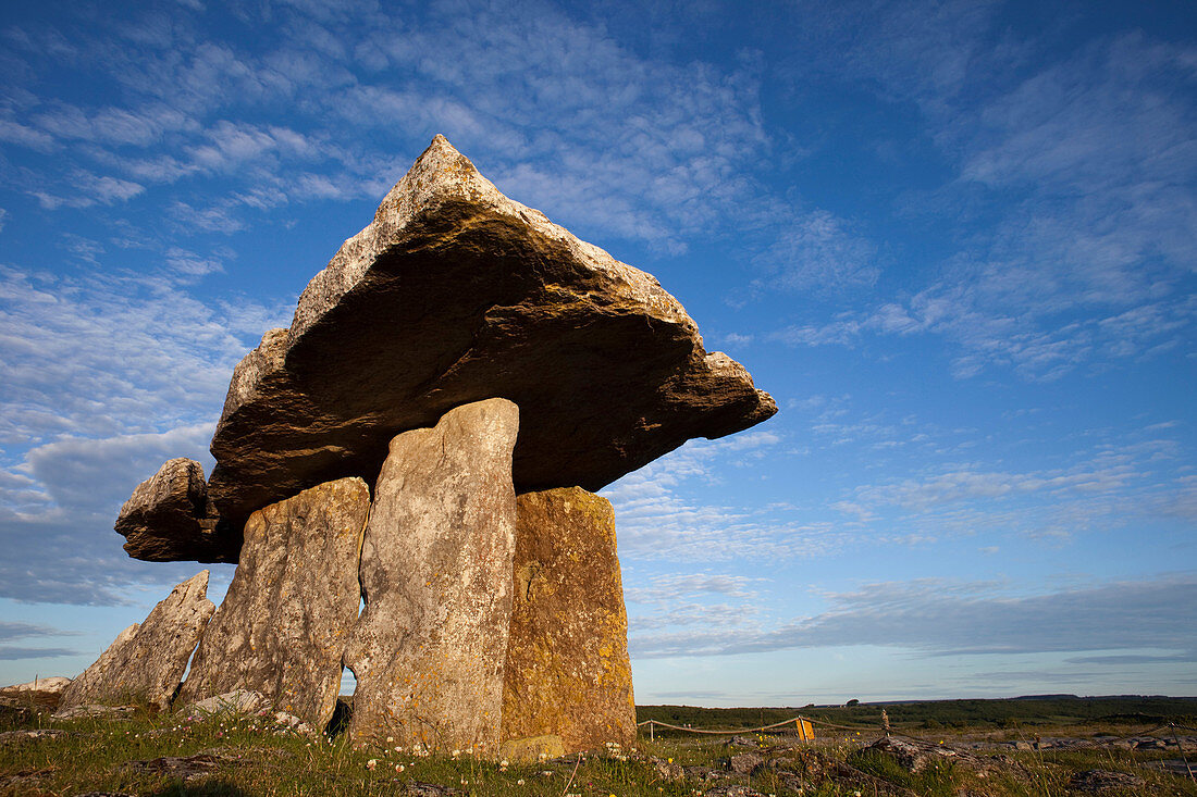 Ireland, County Clare, The Burren, Poulnabrone Dolmen