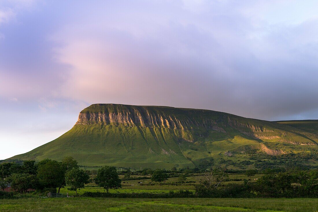 Ben Bulben tabletop mountain, County Sligo, Connacht, Ireland, Europe