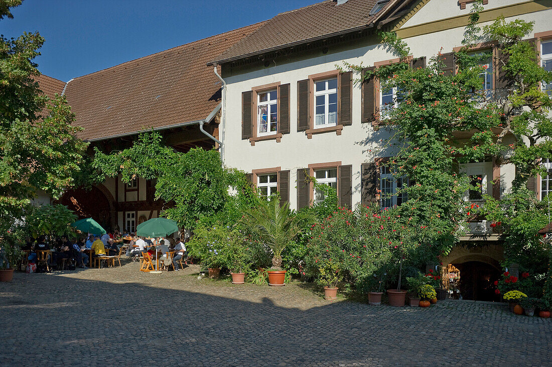 Strausse, traditional small restaurant in the sunlight, Markgraeflerland, Black Forest, Baden-Wuerttemberg, Germany, Europe