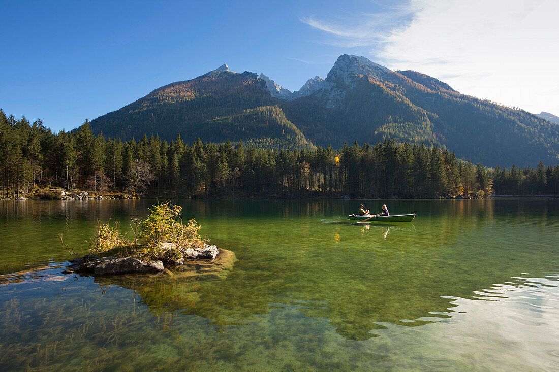 Rowing boat on lake Hintersee, view onto Hochkalter, Ramsau, Berchtesgaden region, Berchtesgaden National Park, Upper Bavaria, Germany, Europe