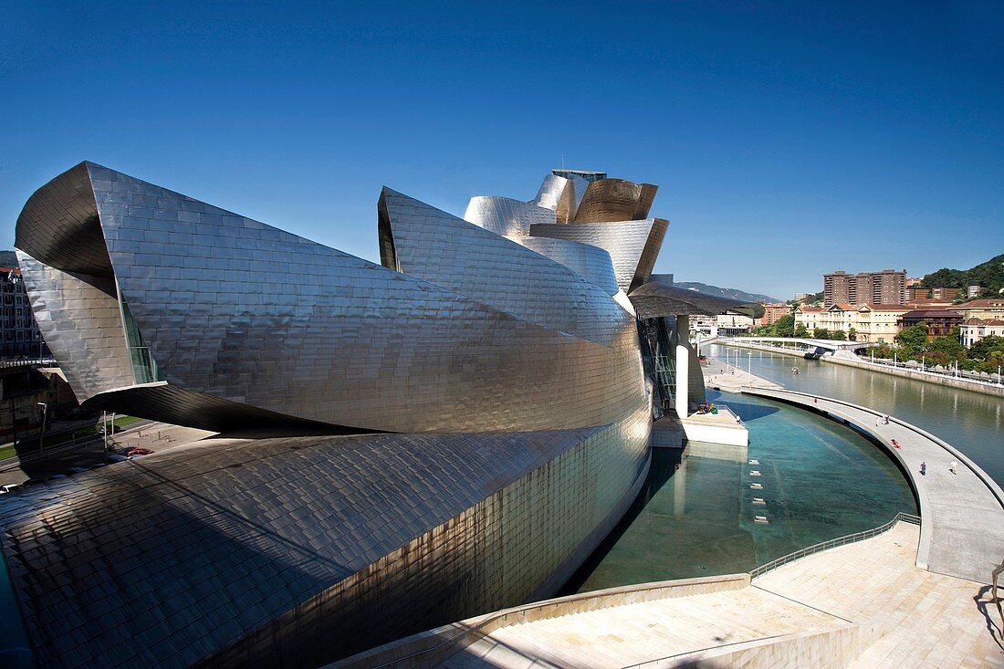 GUGGENHEIM MUSEUM OF MODERN ART NERVION RIVER BILBAO BASQUE COUNTRY SPAIN