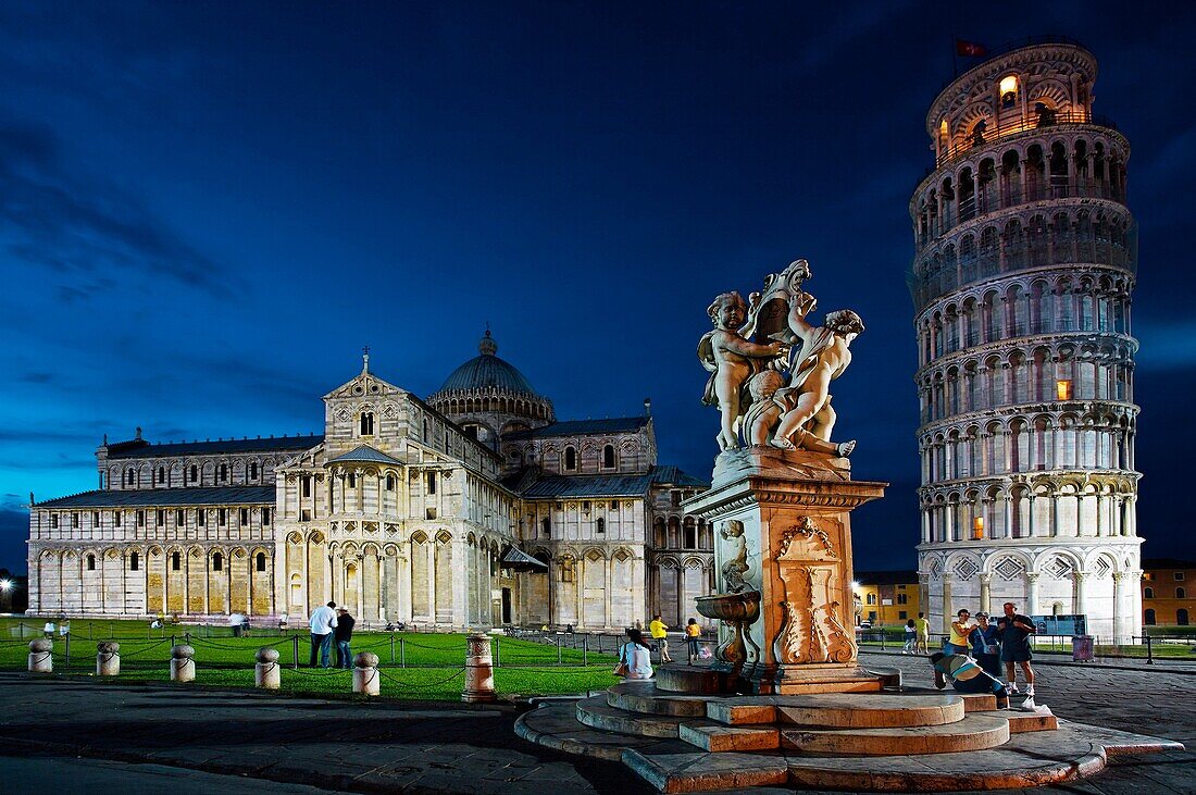 Duomo and the Leaning Tower  Piazza dei Miracoli  Pisa  Tuscany, Italy.