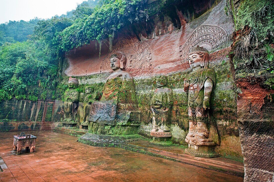 Wanfo Buddha, Cave, Leshan, Sichuan Province, Yangtze River, China.