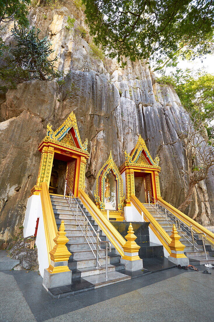 Thailand, Khao Yoi Buddhist Cave Temple, entrance to the cave