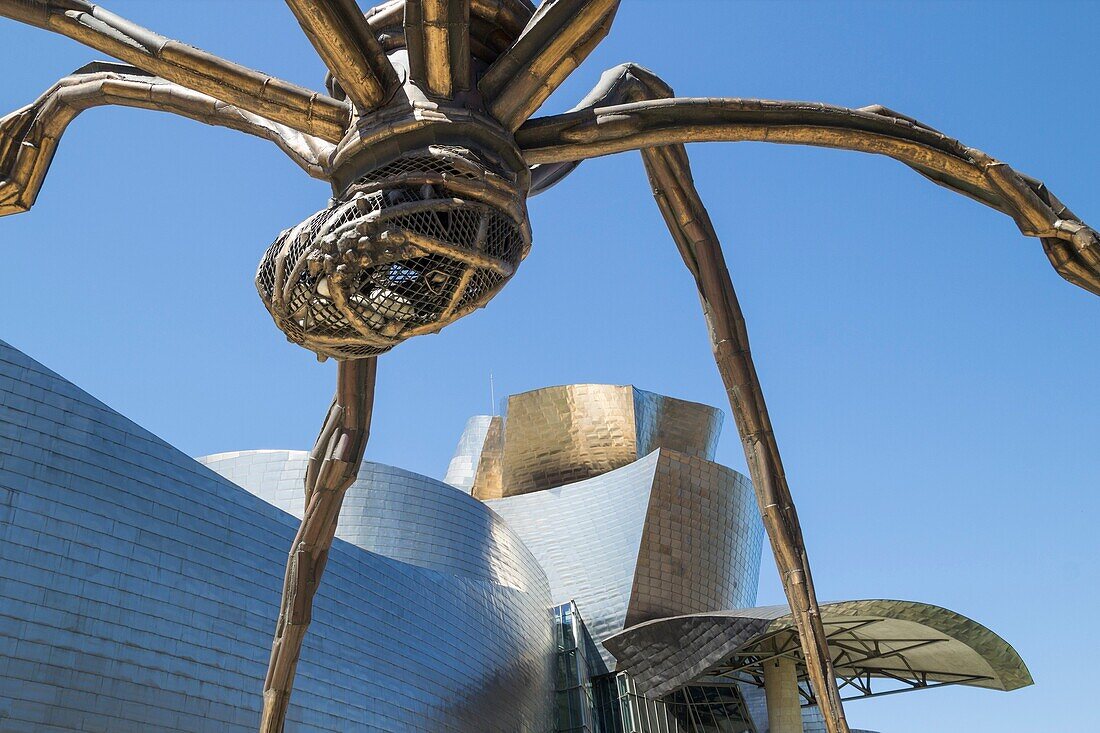 Spider sculpture ´Maman´ by Louise Bourgeois outside Guggenheim museum in Bilbao, Spain