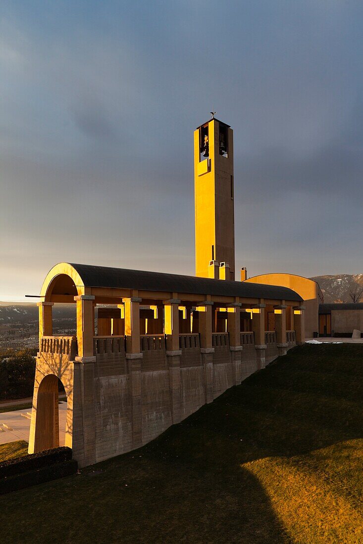 Canada, British Columbia, Okanagan Valley, West Kelowna, Mission Hill Winery, sunset