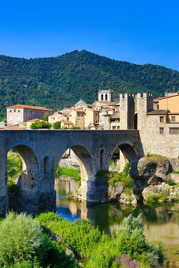 Spain, Europe, Catalonia, Girona Province, Medieval, Besalu, town, Bridge, arch, architecture, besalu, bridge, girona, medieval, skyline, tourism,. Spain, Europe, Catalonia, Girona Province, Medieval, Besalu, town, Bridge, arch, architecture, besalu, brid