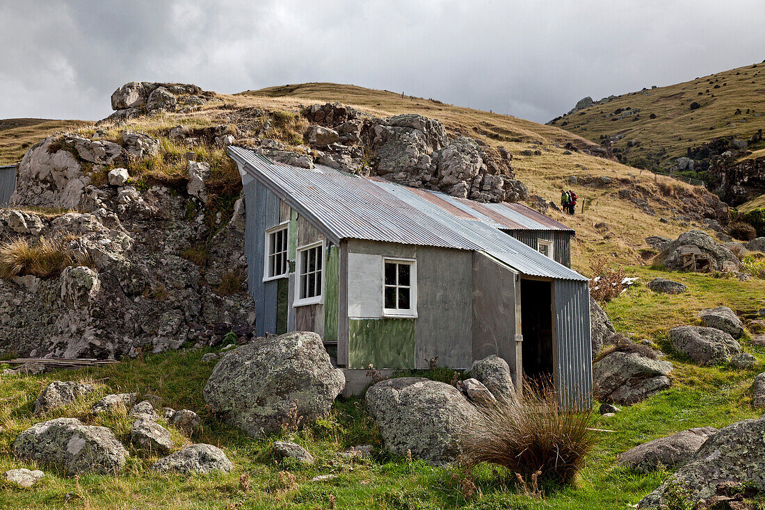 blocked for illustrated books in Germany, Austria, Switzerland: Shelter with corrugated iron roof, Shelter on a farm on the Banks Track Private Walk, Banks Peninsula, Canterbury, South Island, New Zealand