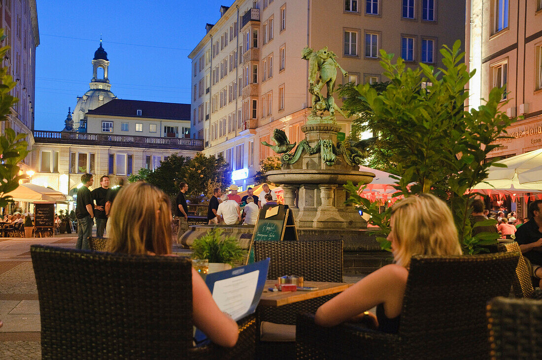 Restaurants near Gaensedieb fountain at night, nightlife, Dresden, Saxony, Germany