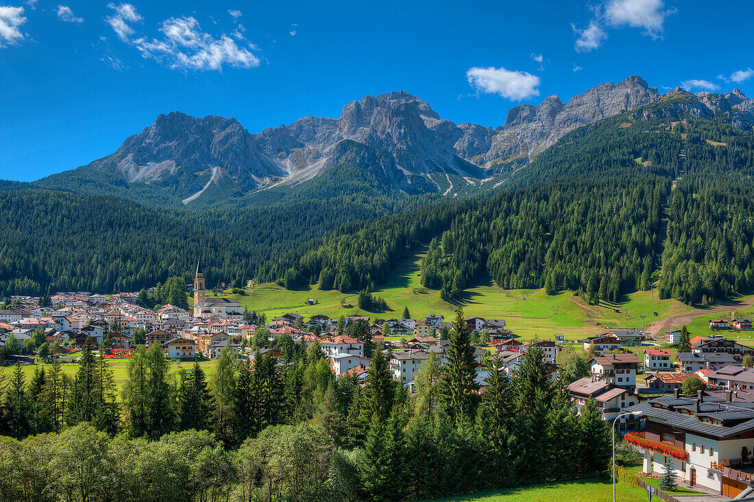 Blick auf Padola, Padola, Sextener Dolomiten, Belluno, Italien