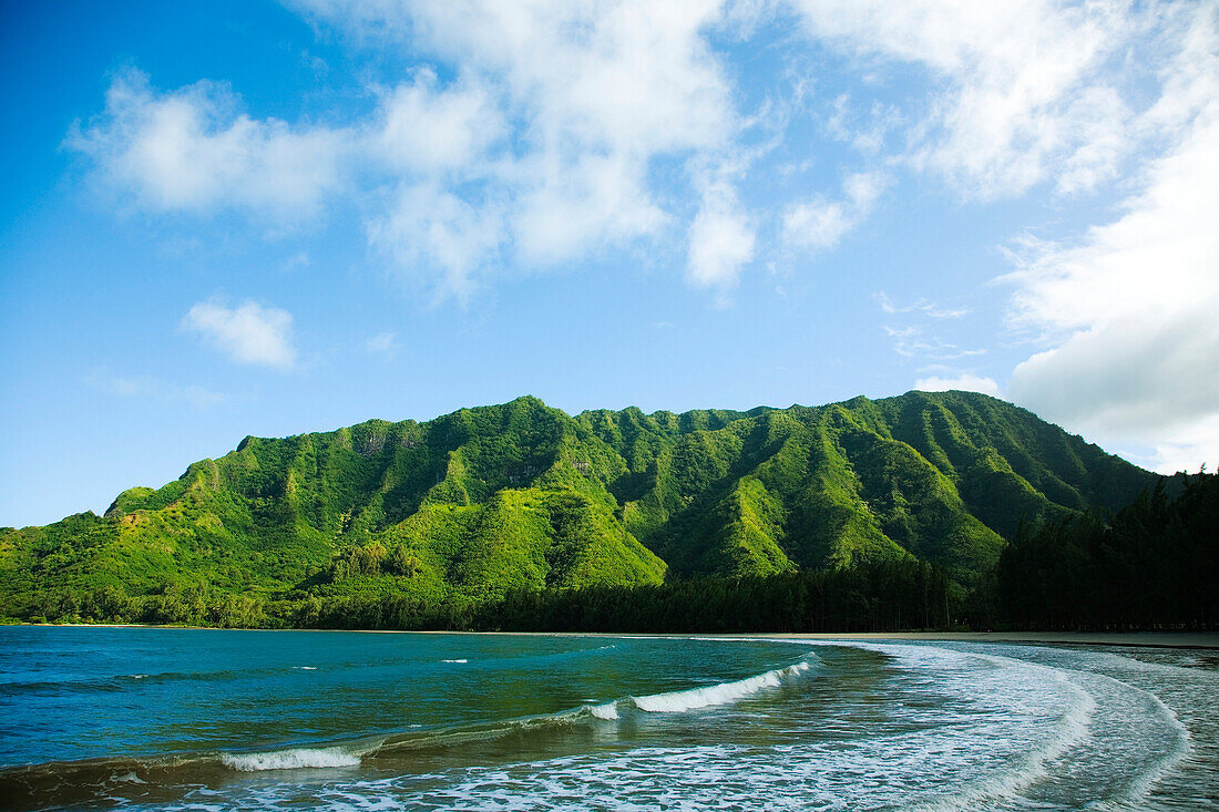 Hawaii, Oahu, Kahana Bay.