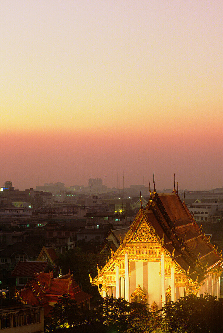 Thailand, Bangkok, Wat Saket Temple, sunset with evening lights