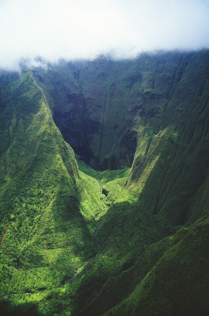 Hawaii, Kauai, Mt. Waialeale, Wettest spot on the island.