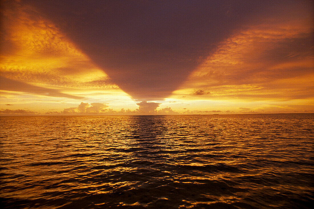 Tonga, Atata, Colorful sunrise B1674