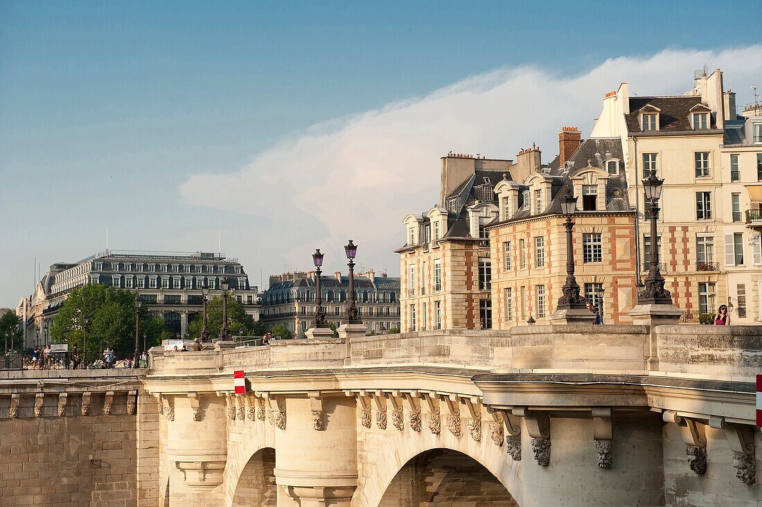 Paris first district - Island of the City - The New bridge