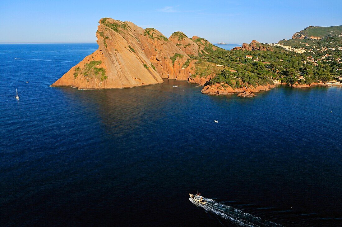 France, Bouches-du-Rhone (13), the Bec de l'Aigle, Figuerolle sheltering the cove of the port of La Ciotat, cliffs and landscape of the Mediterranean coast (aerial photo)