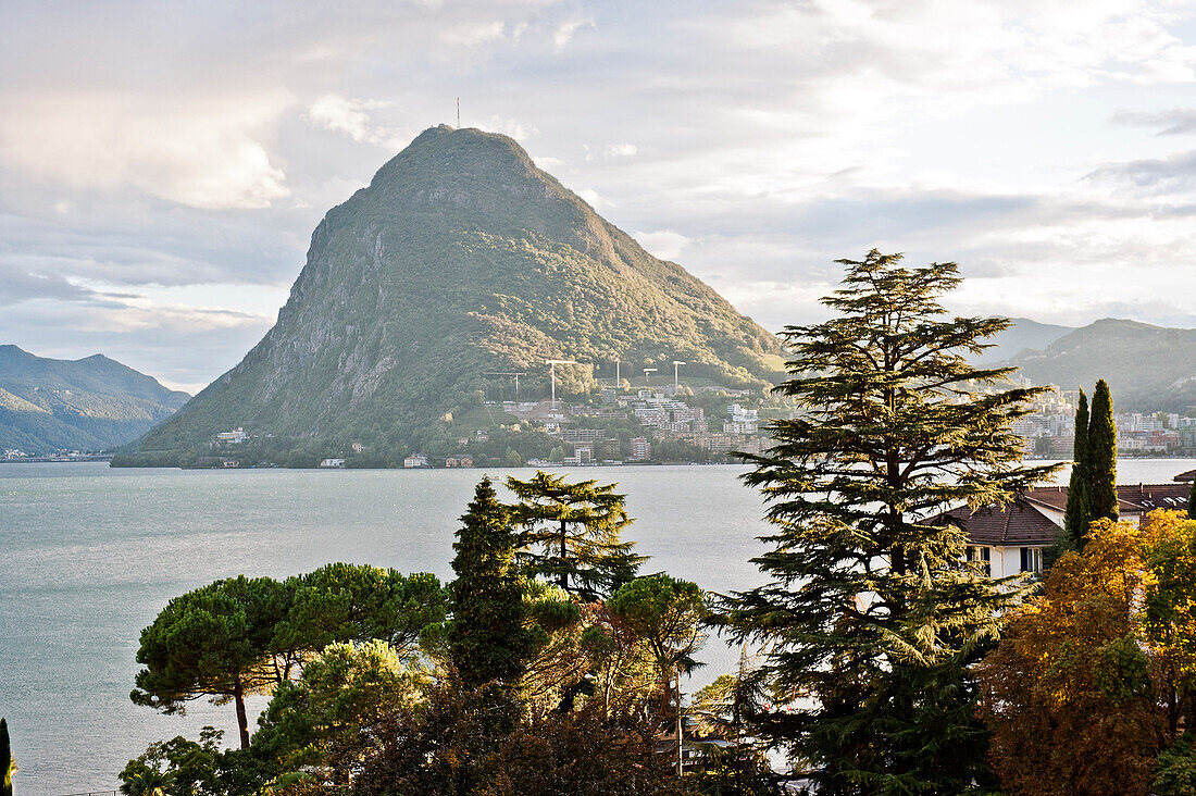 Blick über den Luganersee, Lago di Lugano, Lugano, Schweiz, Tessin