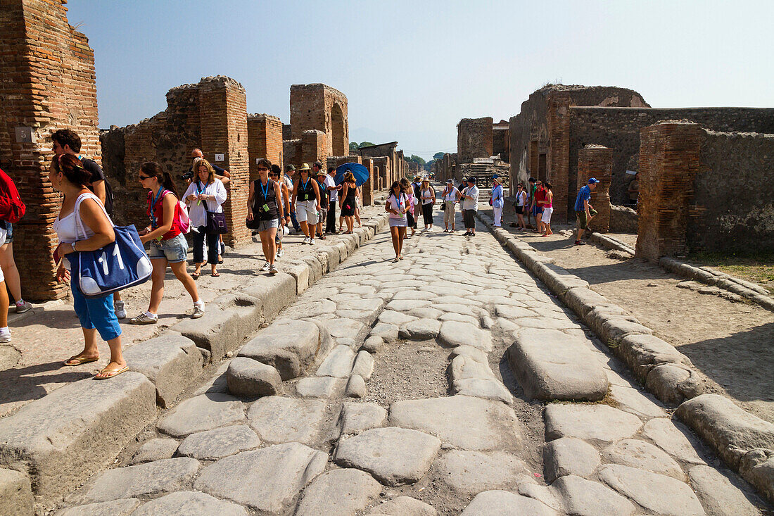 Via delle Terme, Antike Stadt Pompeji, Golf von Neapel, Kampanien, Italien, Europa